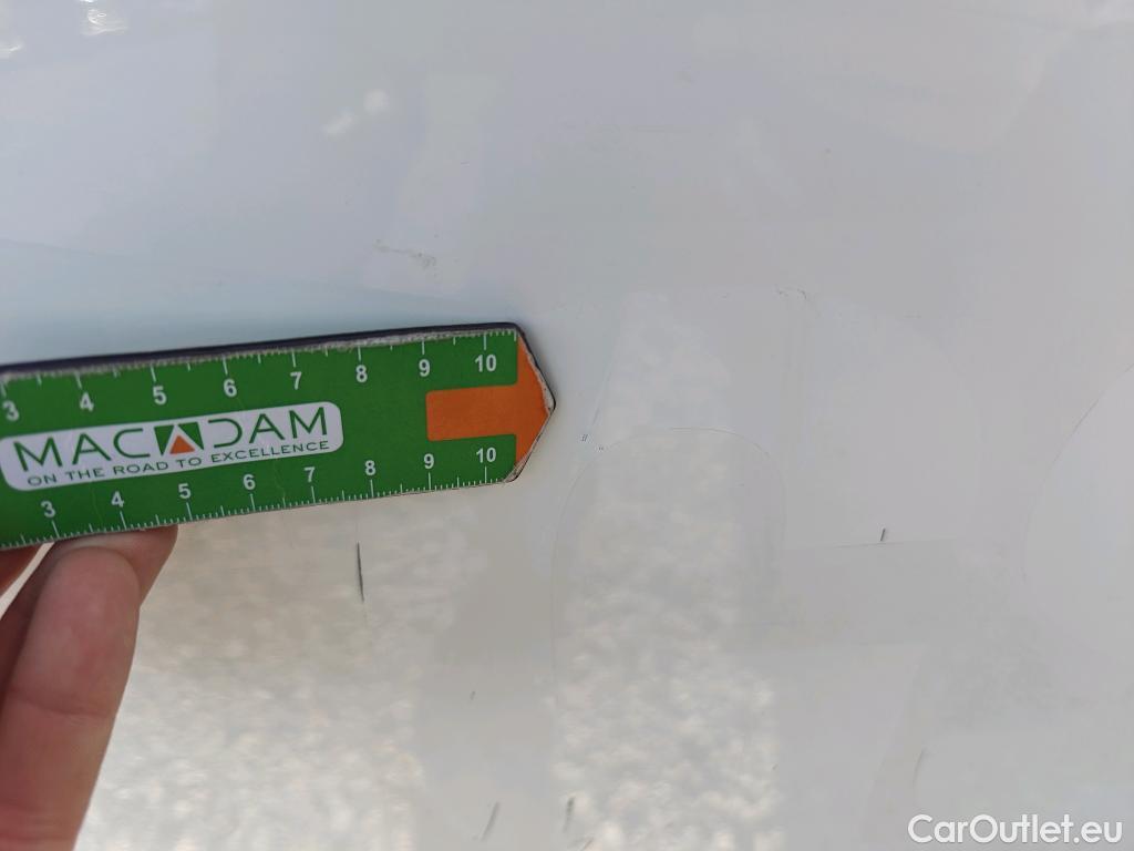  Peugeot  2008 PEUGEOT  / 2019 / 5P / todoterreno Allure BlueHDI 81kW (110CV) #49