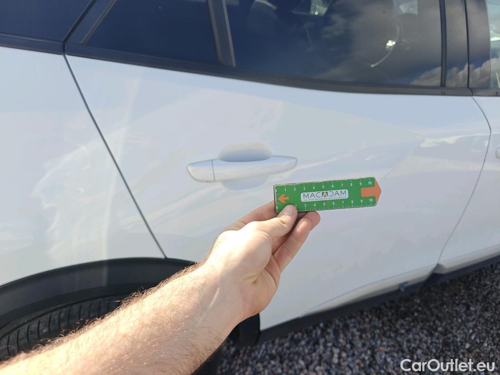  Peugeot  2008 PEUGEOT  / 2019 / 5P / todoterreno Allure BlueHDI 81kW (110CV) #59