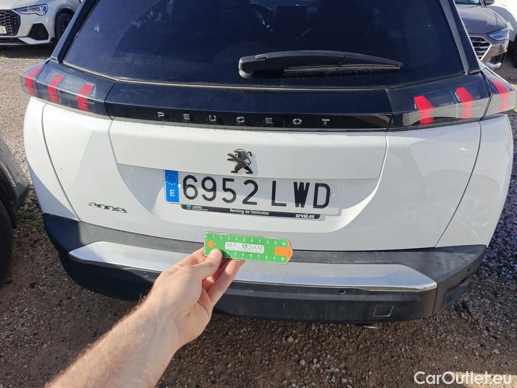  Peugeot  2008 PEUGEOT  / 2019 / 5P / todoterreno Allure BlueHDI 81kW (110CV) #12