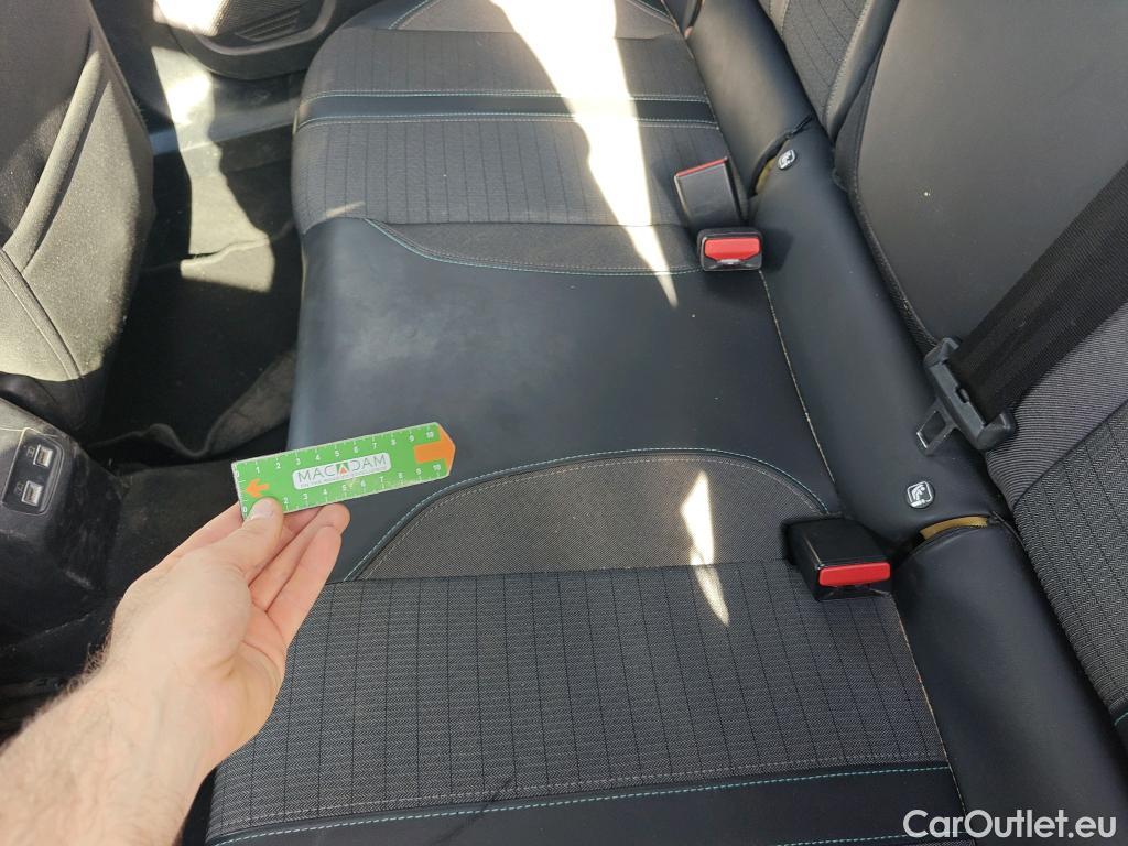  Peugeot  2008 PEUGEOT  / 2019 / 5P / todoterreno Allure BlueHDI 81kW (110CV) #45