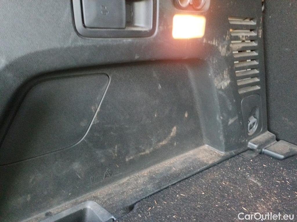  Peugeot  3008 PEUGEOT  / 2020 / 5P / todoterreno 1.5 BlueHDi 96kW (130CV) S&S Active Pack #14