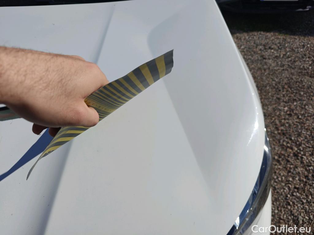  Peugeot  2008 PEUGEOT  / 2019 / 5P / todoterreno Allure BlueHDI 81kW (110CV) #26