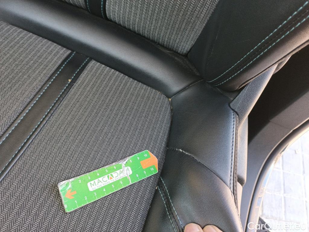  Peugeot  3008 PEUGEOT  / 2020 / 5P / todoterreno 1.2 PureTech 96KW S&S Allure Pack  #25