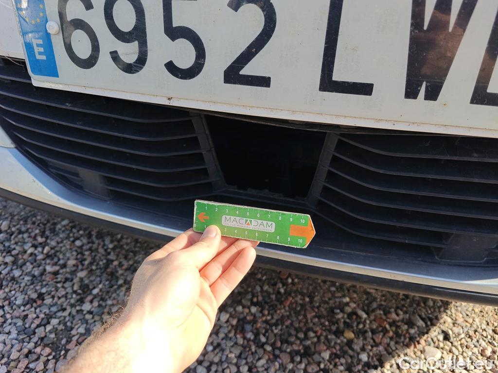  Peugeot  2008 PEUGEOT  / 2019 / 5P / todoterreno Allure BlueHDI 81kW (110CV) #11