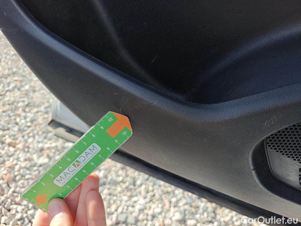  Peugeot  2008 PEUGEOT  / 2019 / 5P / todoterreno Allure BlueHDI 81kW (110CV) #66