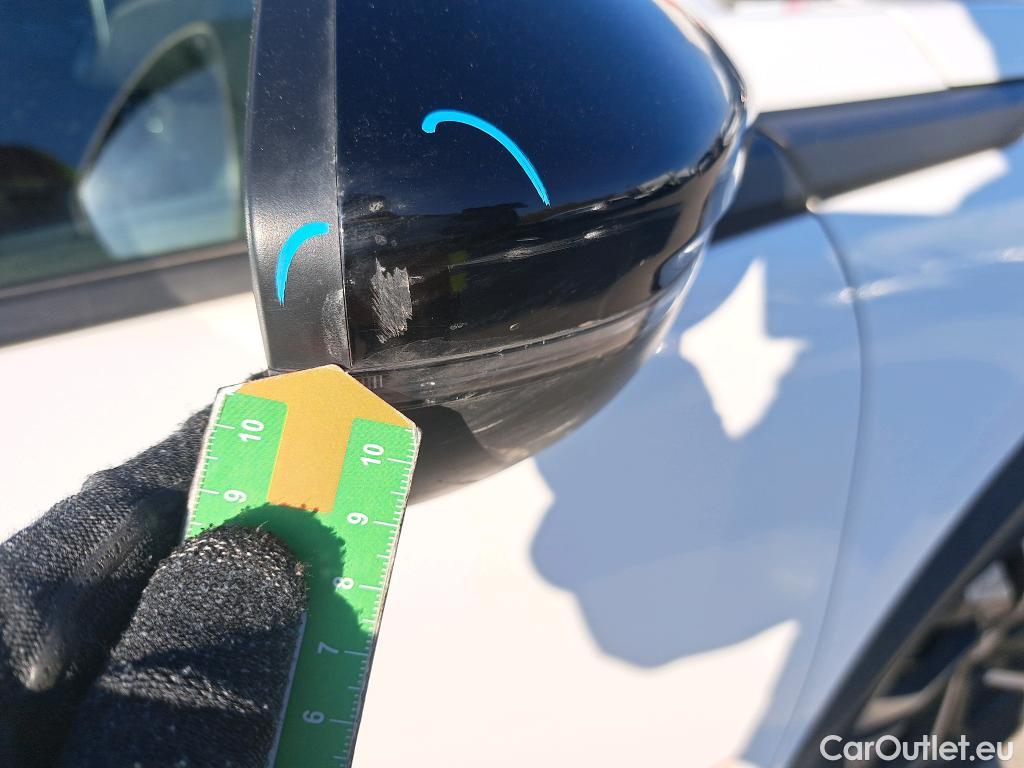  Peugeot  2008 PEUGEOT  / 2019 / 5P / todoterreno Allure BlueHDI 81kW (110CV) #51