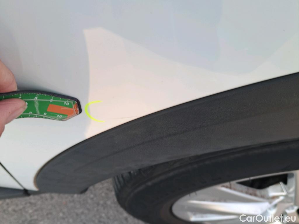  Peugeot  3008 PEUGEOT  / 2016 / 5P / todoterreno 1.5L BlueHDi 96kW (130CV) S&S Active #39