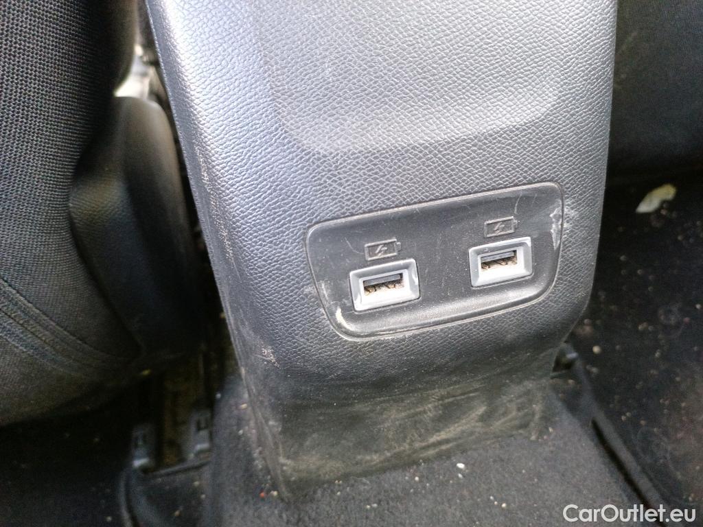  Peugeot  2008 PEUGEOT  / 2019 / 5P / todoterreno Allure BlueHDI 81kW (110CV) #2