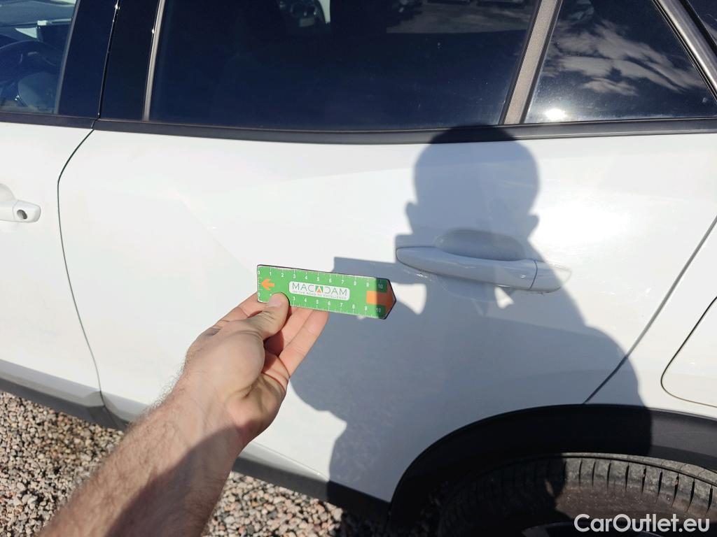  Peugeot  2008 PEUGEOT  / 2019 / 5P / todoterreno Allure BlueHDI 81kW (110CV) #48