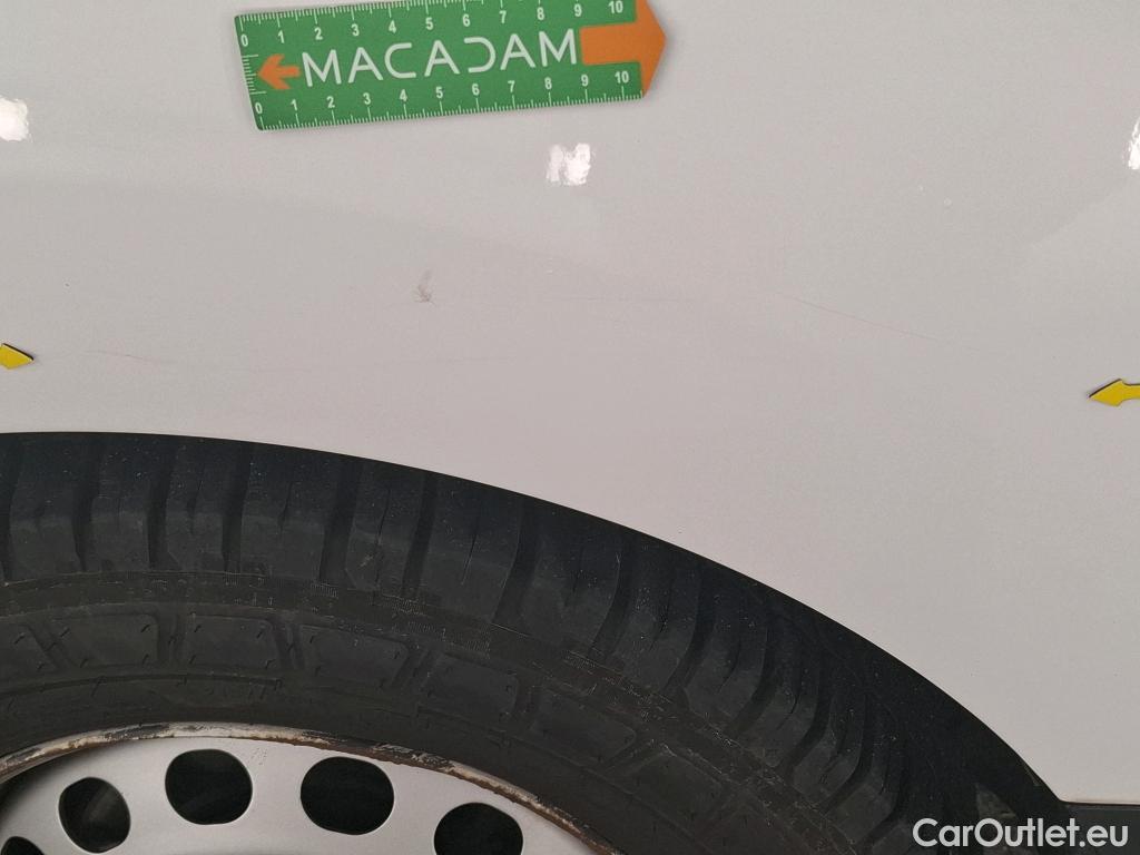  Citroen  Jumpy  4p Combi Taille M BlueHDi 115 BVM6 Confort 
 #24