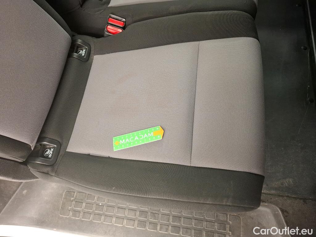  Citroen  Jumpy  4p Combi Taille M BlueHDi 115 BVM6 Confort 
 #17