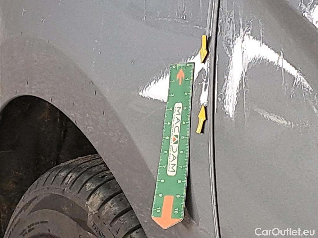  Bmw  Serie 1 Série 1 Berline 118 i Edition Sport 1.5 135CV BVA7 E6d #8