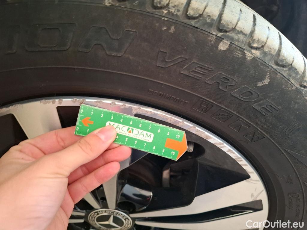  Mercedes  GLA MERCEDES-BENZ  / 2020 / 5P / SUV  250 e PROGRESSIVE LINE DCT #12