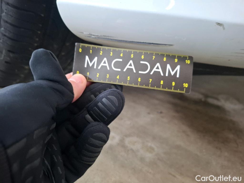  Mercedes  CLA-Klasse MERCEDES-BENZ CLA Coupe / 2019 / 4P / Coupé CLA 200 d Business Line BA8 #4