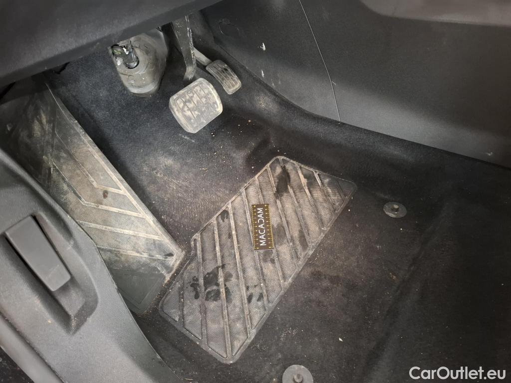  Peugeot  3008  Active Business 1.5 HDi 130CV BVA8 E6d #1