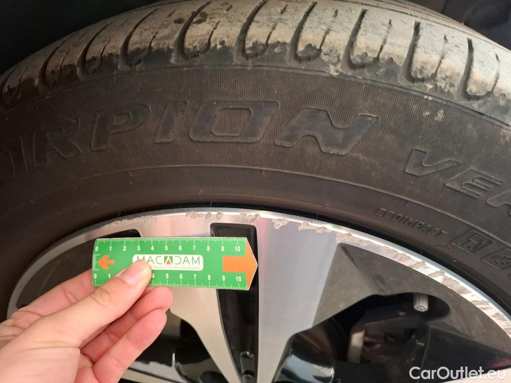  Mercedes  GLA MERCEDES-BENZ  / 2020 / 5P / SUV  250 e PROGRESSIVE LINE DCT #11