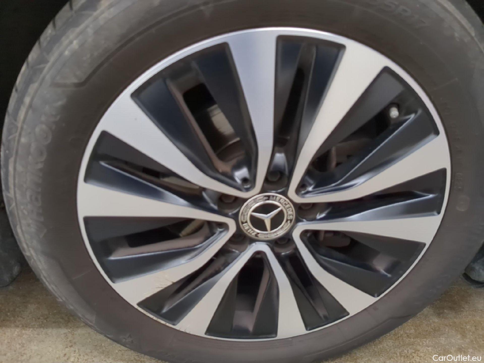  Mercedes  A-Klasse MERCEDES-BENZ Classe A Compact / 2018 / 5P / Berline A 180 d Business Line #2