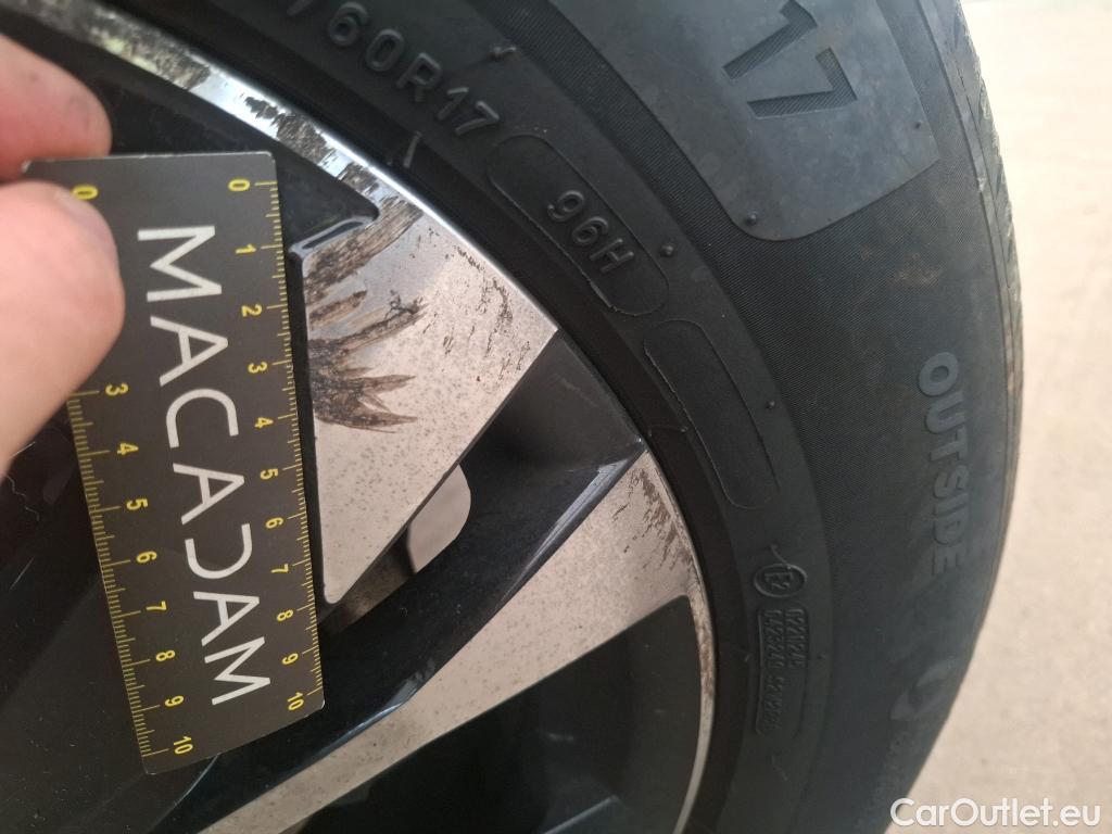  Peugeot  2008  Allure Pack 1.5 HDi 110CV BVM6 E6d #37