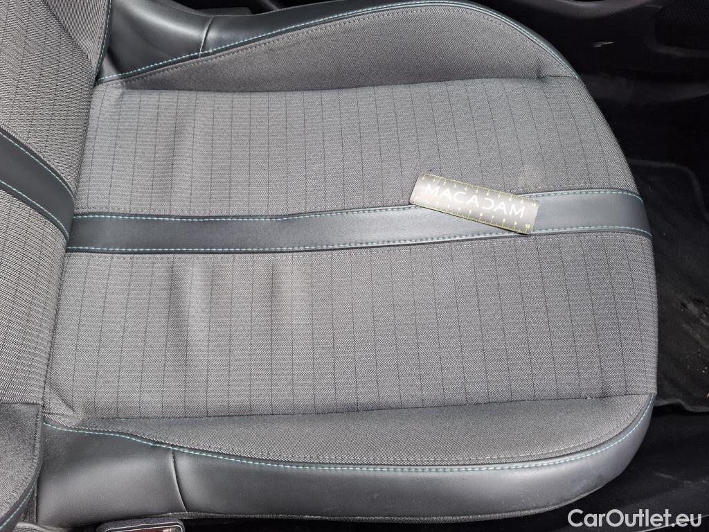  Peugeot  2008  Allure Pack 1.5 HDi 110CV BVM6 E6d #41