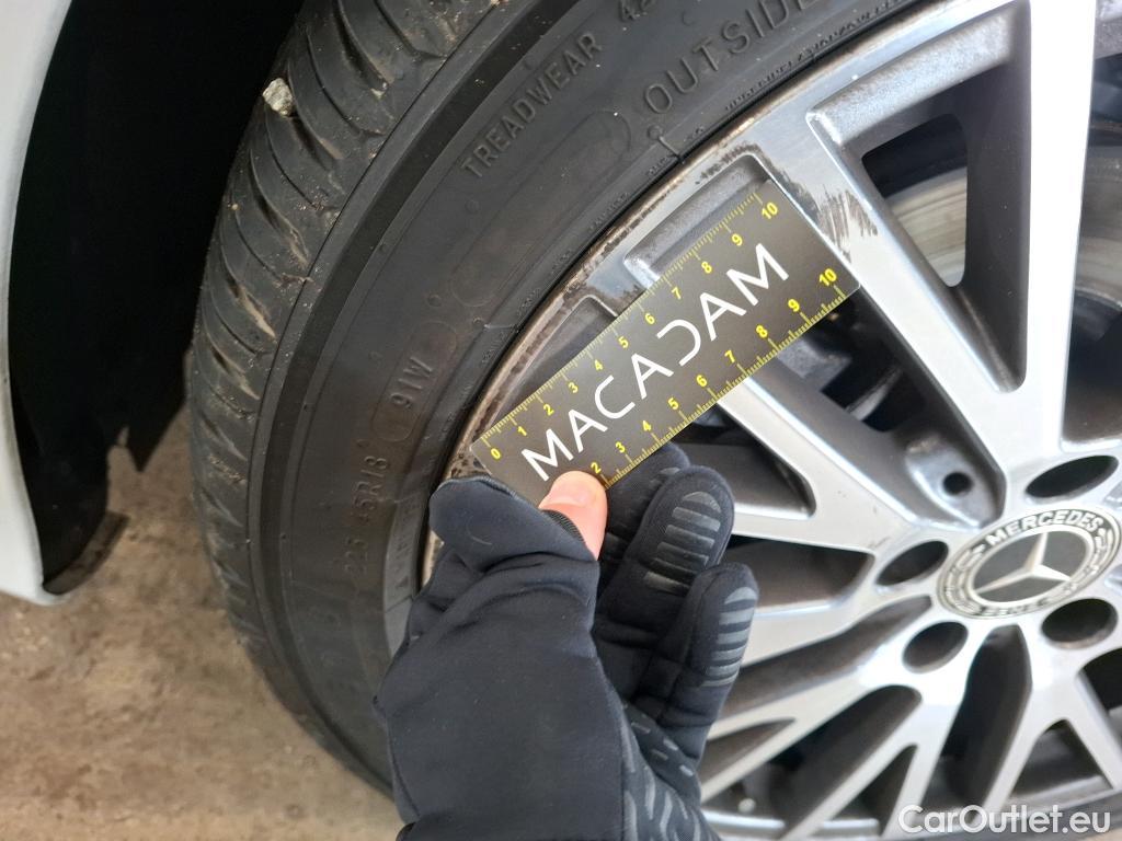  Mercedes  CLA-Klasse MERCEDES-BENZ CLA Coupe / 2019 / 4P / Coupé CLA 200 d Business Line BA8 #9