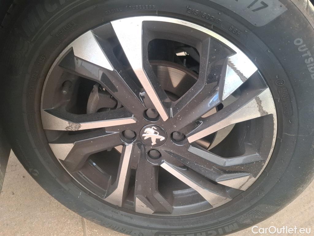  Peugeot  2008  Allure Pack 1.5 HDi 110CV BVM6 E6d #28