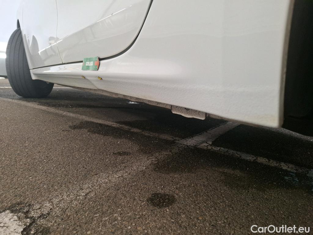  Peugeot  208 PEUGEOT  / 2015 / 5P / Berline &BLUEHDI 100 €6.c S&S ALLURE BUSINESS #14