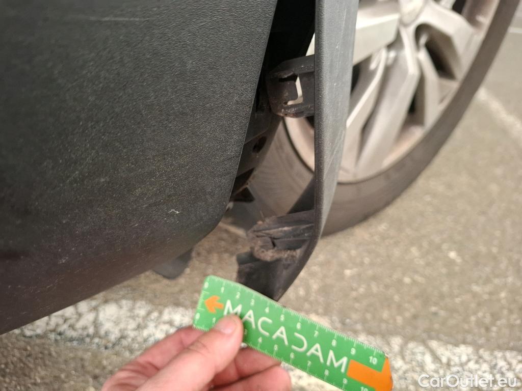  Peugeot  5008  Active Business 1.5 HDi 130CV BVM6 7 Sieges E6dT #125