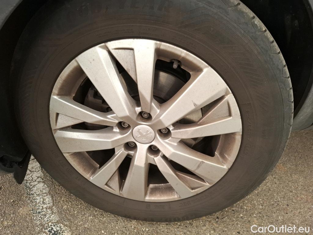  Peugeot  5008  Active Business 1.5 HDi 130CV BVM6 7 Sieges E6dT #72