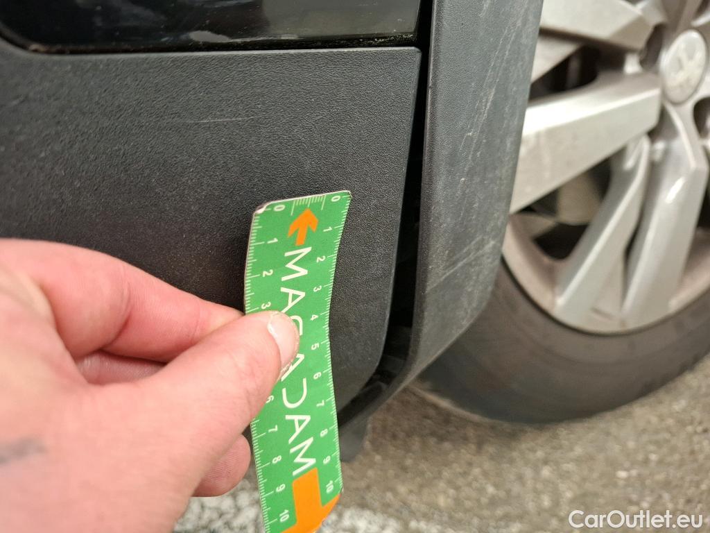  Peugeot  5008  Active Business 1.5 HDi 130CV BVM6 7 Sieges E6dT #124