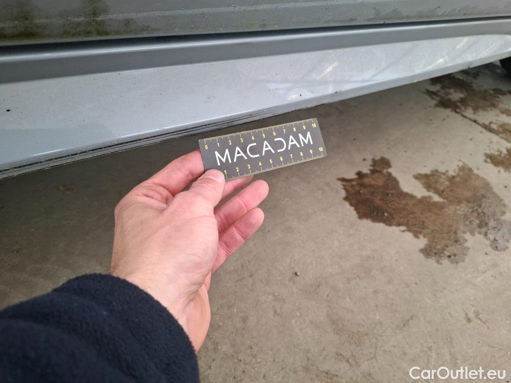  Toyota  Corolla TOYOTA  5p Berline Hybride 122h Dynamic Business #24