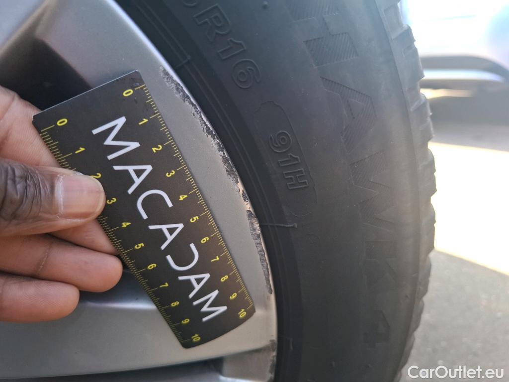  Volkswagen  Golf  VOLKSWAGEN / 2020 / 5P / Berline 2.0 TDI SCR 115 DSG7 Life Busi (ex 766S) #7