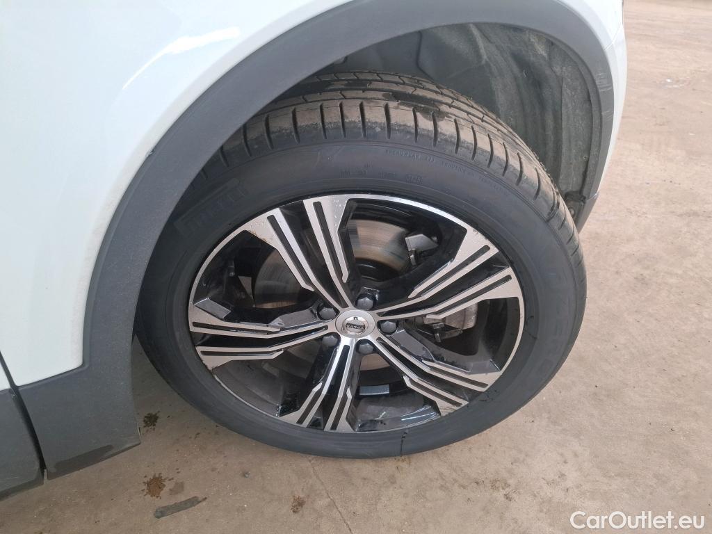  Volvo  XC 40 VOLVO XC40 2017 5P SUV Recharge T5 262 DCT7 Inscription #26