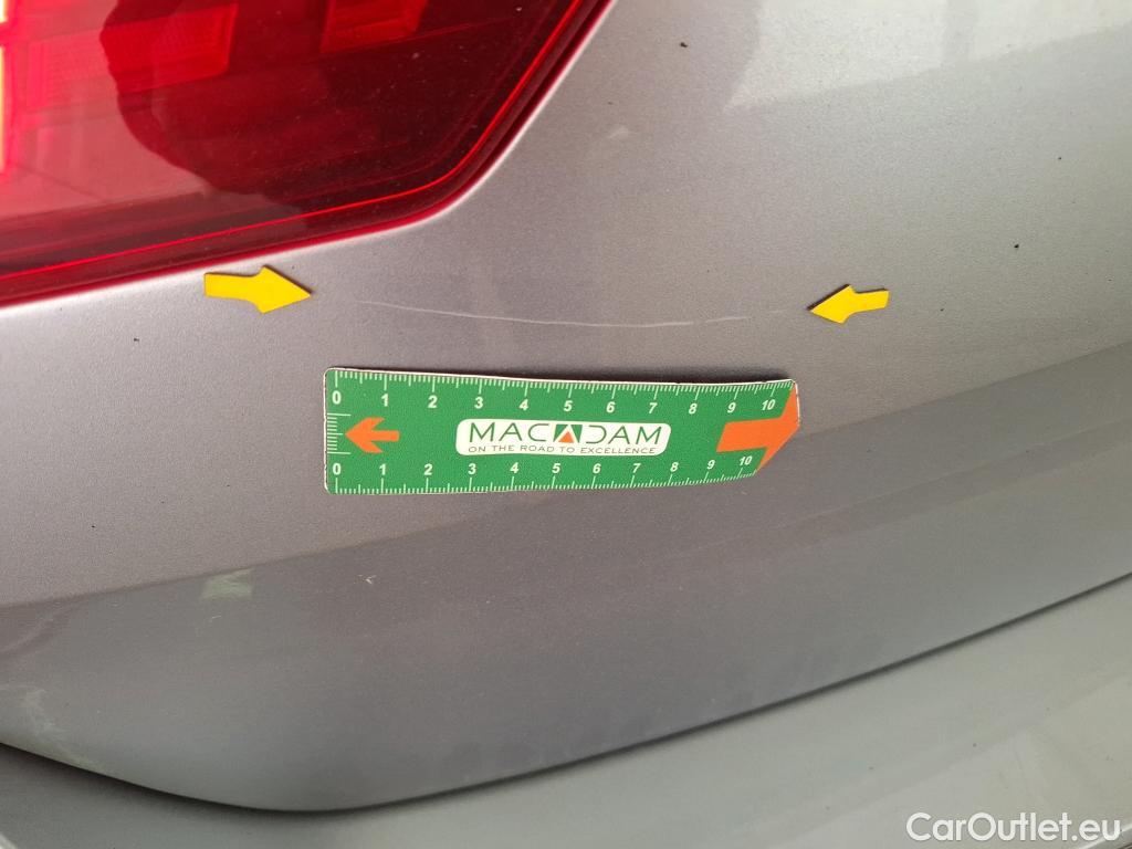  Volkswagen  T-ROC VOLKSWAGEN  / 2021 / 5P / SUV 1.5 TSI 150 EVO STYLE DSG7 #2