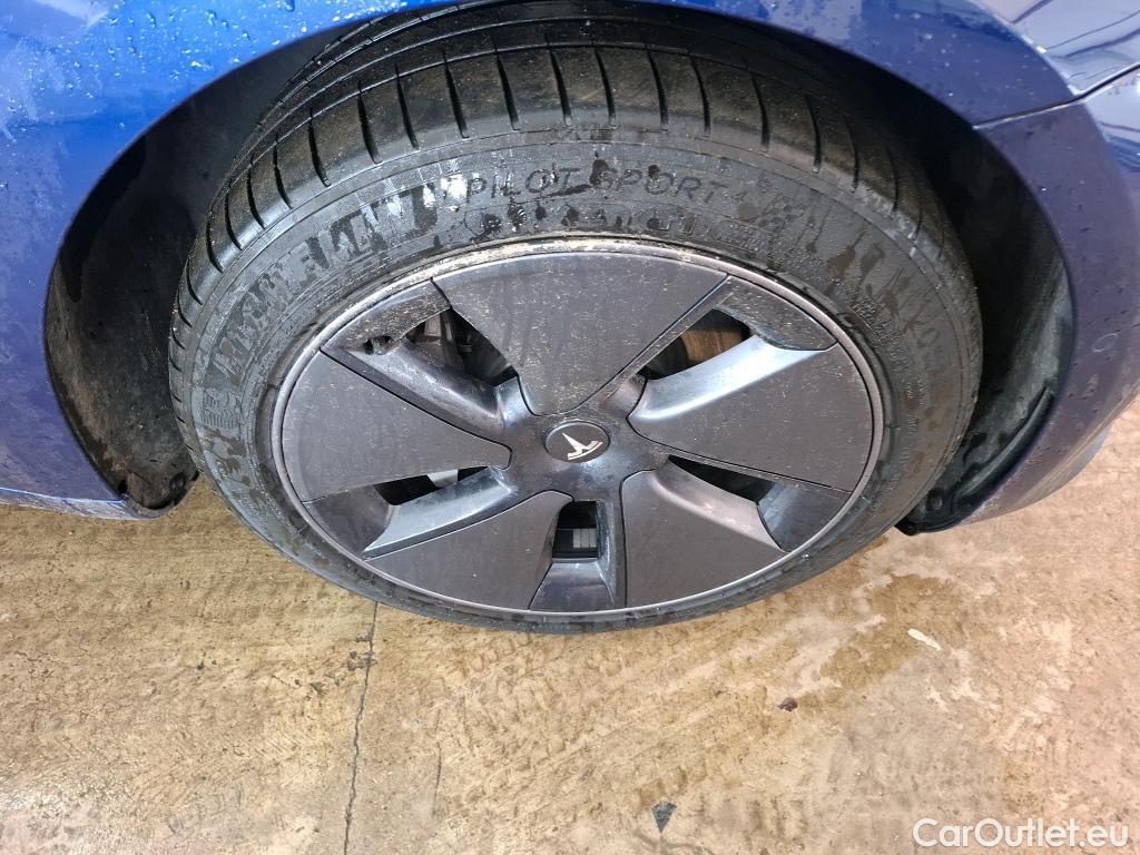  Tesla  Model 3 TESLA  / 2018 / 4P / Berline Propulsion / VO RECONDITIONNE / PHOTOS AVANT RECONDITIONNEMENT
 #8