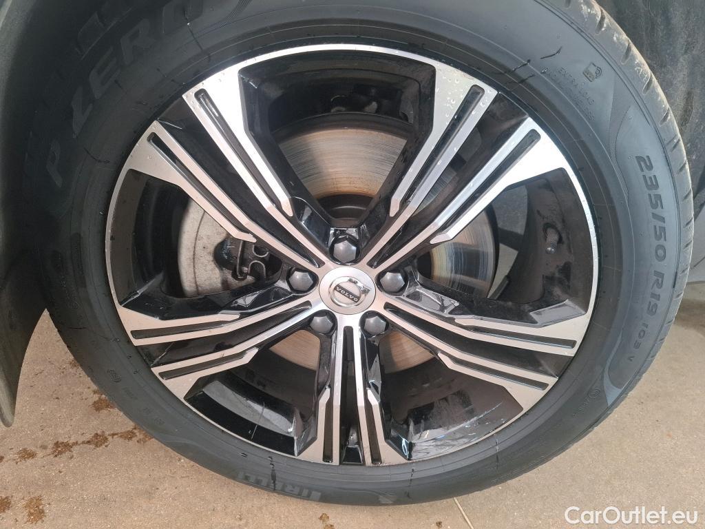  Volvo  XC 40 VOLVO XC40 2017 5P SUV Recharge T5 262 DCT7 Inscription #23