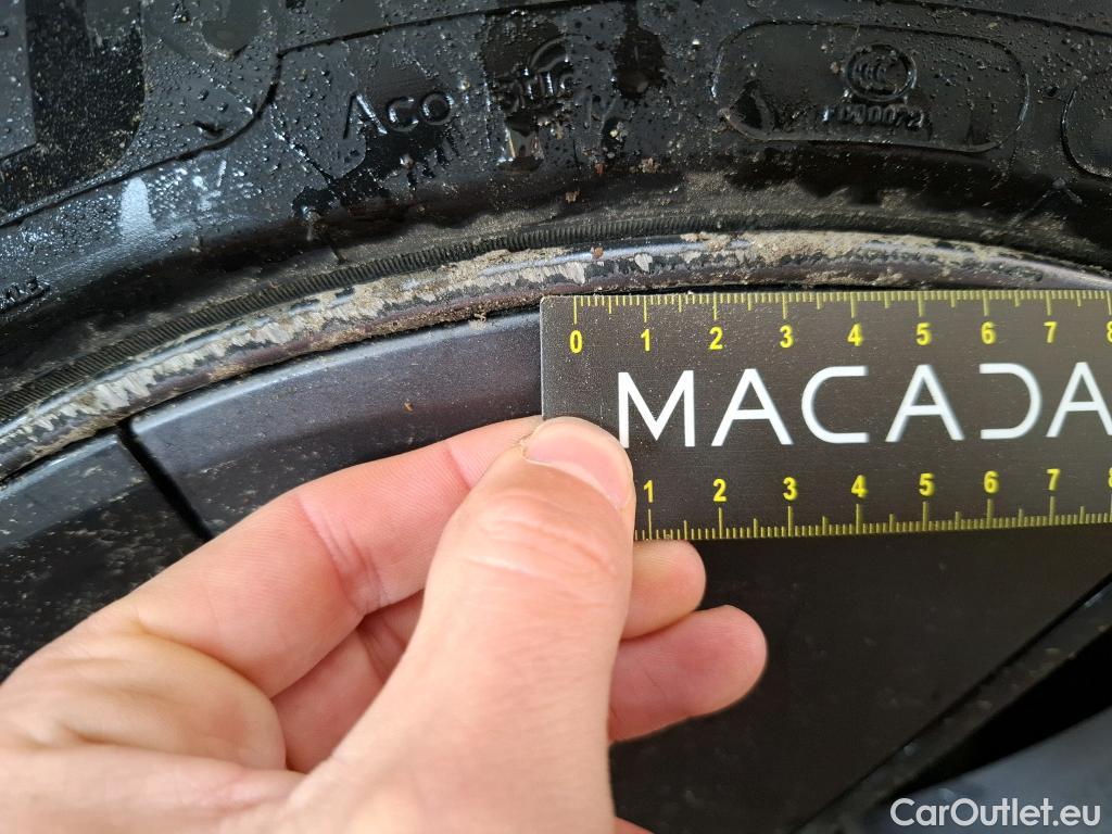  Tesla  Model 3 TESLA  / 2018 / 4P / Berline Propulsion / VO RECONDITIONNE / PHOTOS AVANT RECONDITIONNEMENT
 #12