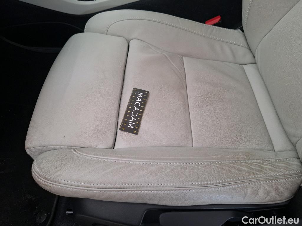  Volvo  XC 40 VOLVO XC40 2017 5P SUV Recharge T5 262 DCT7 Inscription #47