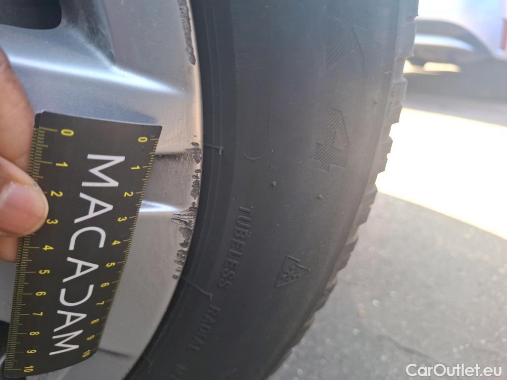  Volkswagen  Golf  VOLKSWAGEN / 2020 / 5P / Berline 2.0 TDI SCR 115 DSG7 Life Busi (ex 766S) #8