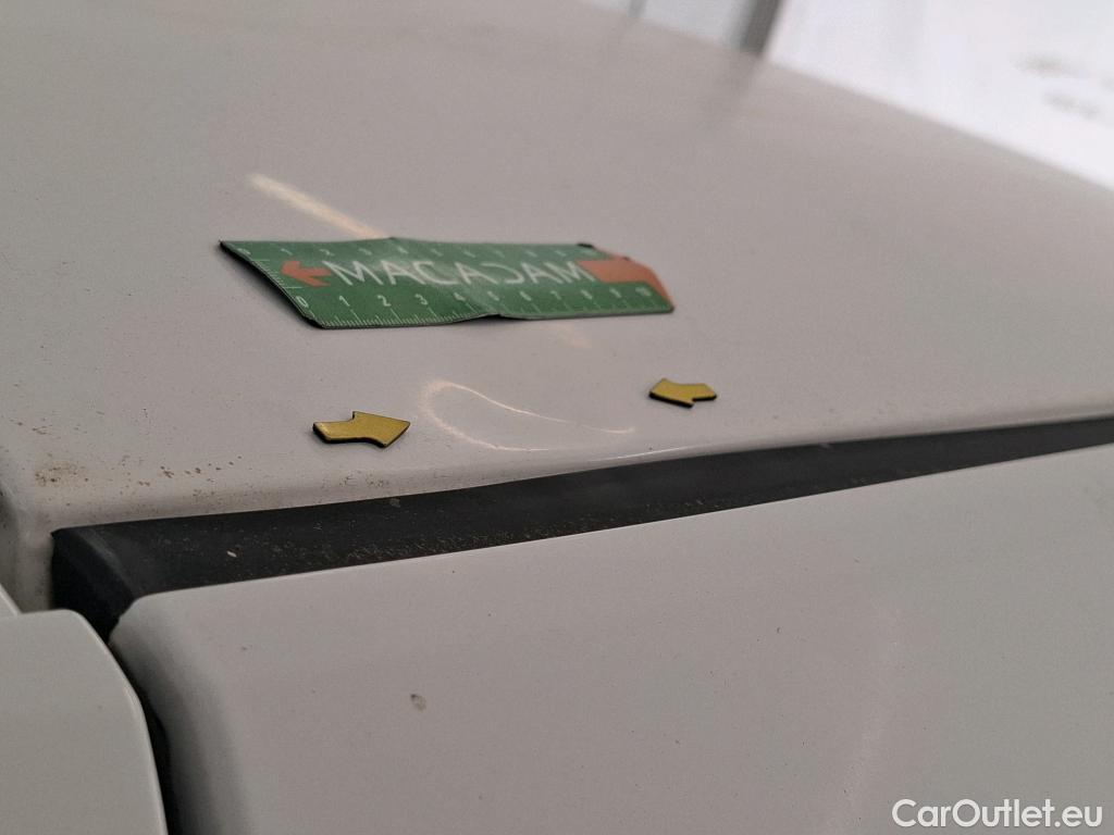  Toyota  C-HR TOYOTA  5p SUV 1.8 HYBRIDE 122 DYNAMIC #2