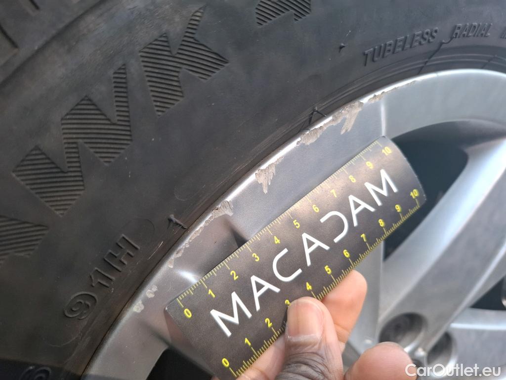  Volkswagen  Golf  VOLKSWAGEN / 2020 / 5P / Berline 2.0 TDI SCR 115 DSG7 Life Busi (ex 766S) #3