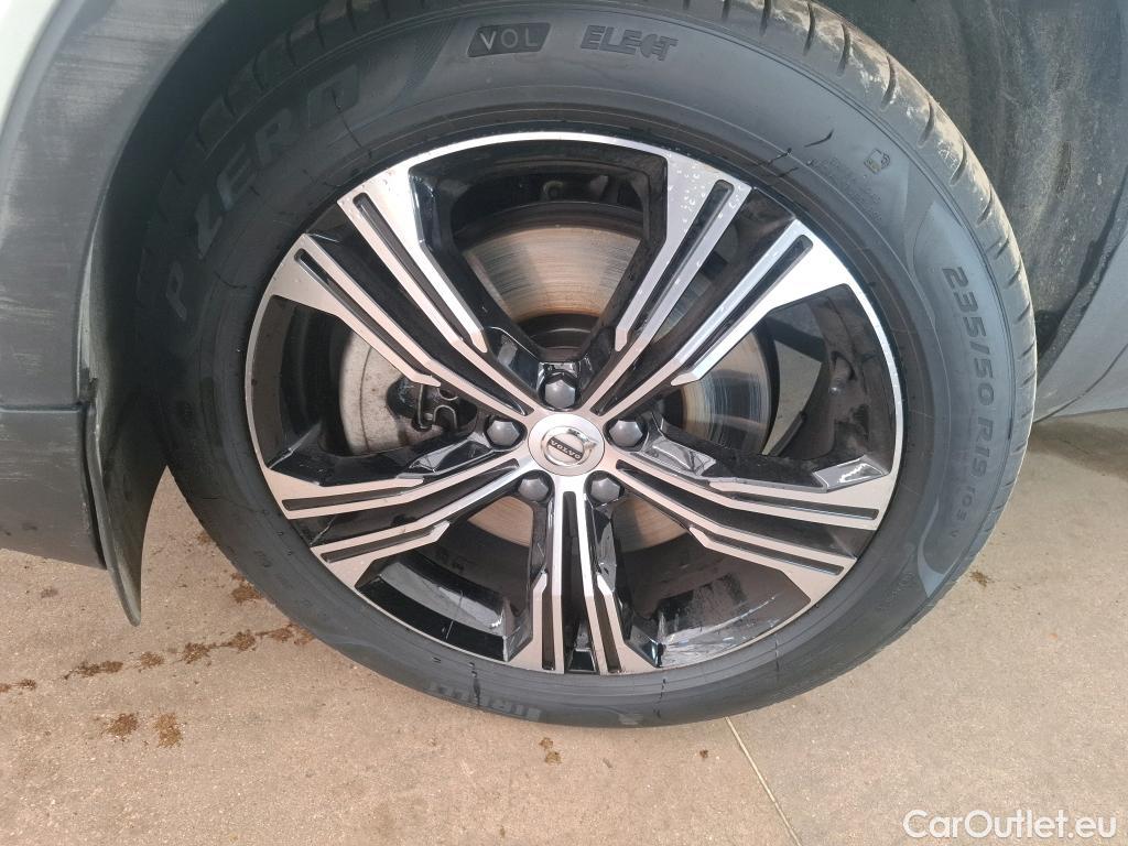  Volvo  XC 40 VOLVO XC40 2017 5P SUV Recharge T5 262 DCT7 Inscription #22