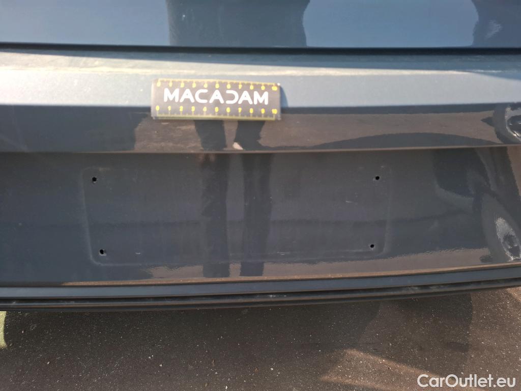  Volkswagen  Golf  VOLKSWAGEN / 2020 / 5P / Berline 2.0 TDI SCR 115 DSG7 Life Busi (ex 766S) #13