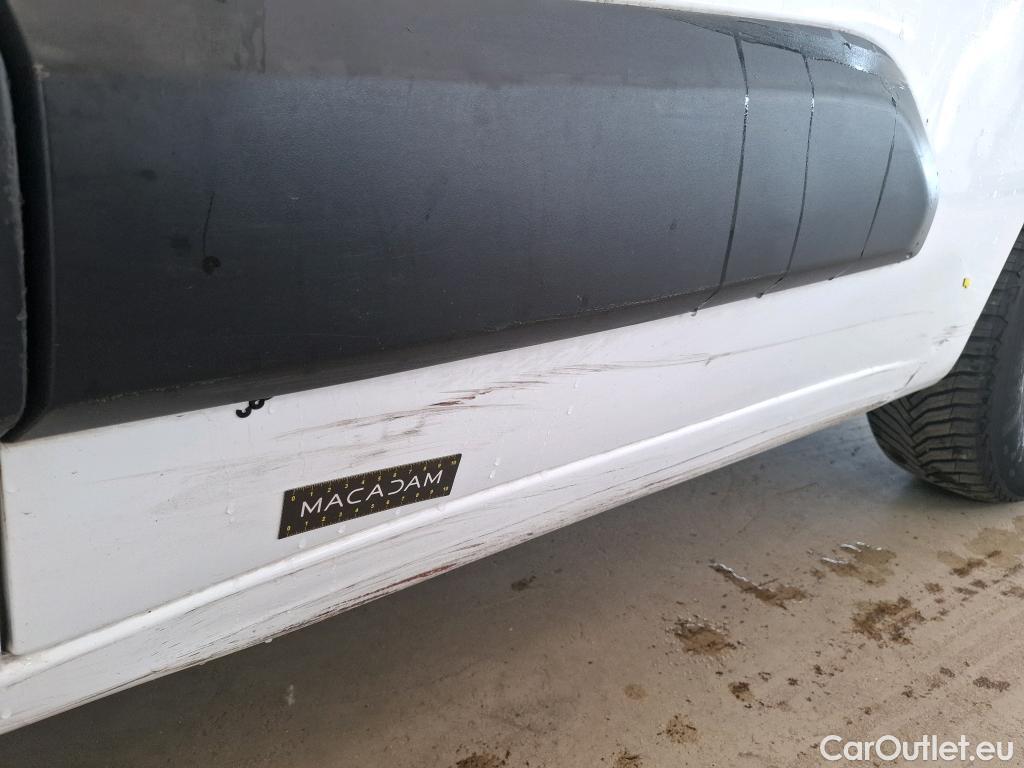  Citroen  Berlingo CITROEN  / 2018 / 4P / Fourgonnette Taille M 650kg BlueHDi 100 BVM Club (ex 410B) #5