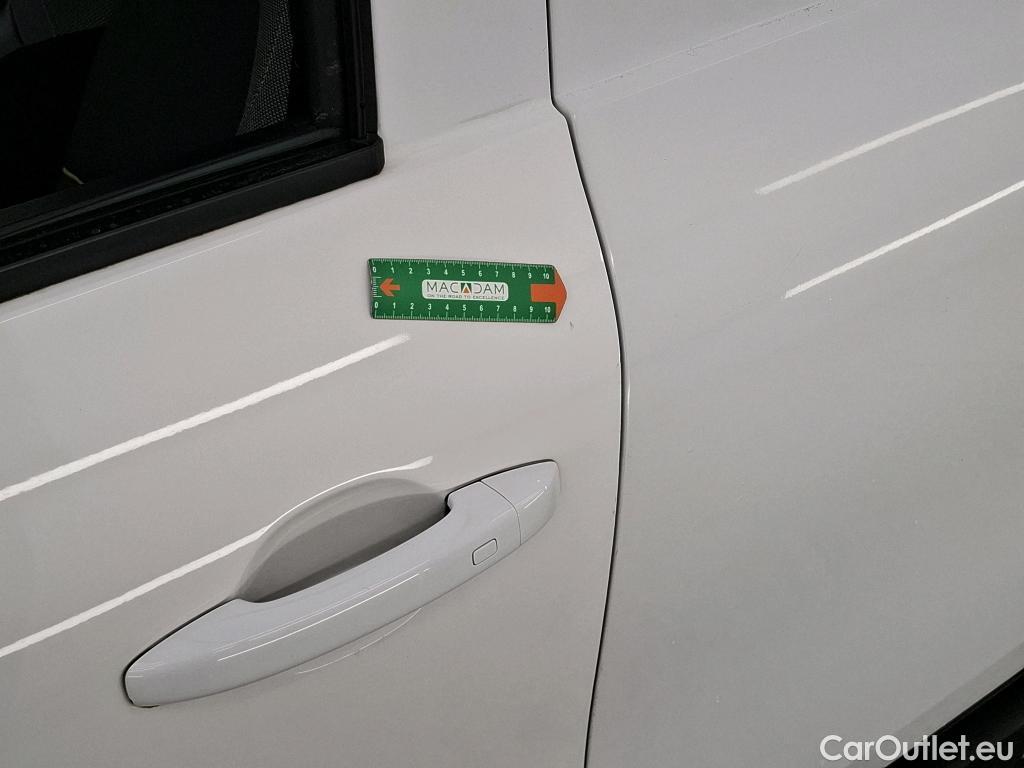  Renault  Kangoo RENAULT  / 2021 / 4P / Fourgonnette Extra - Blue dCi95 Sésame Ouvre Toi #2