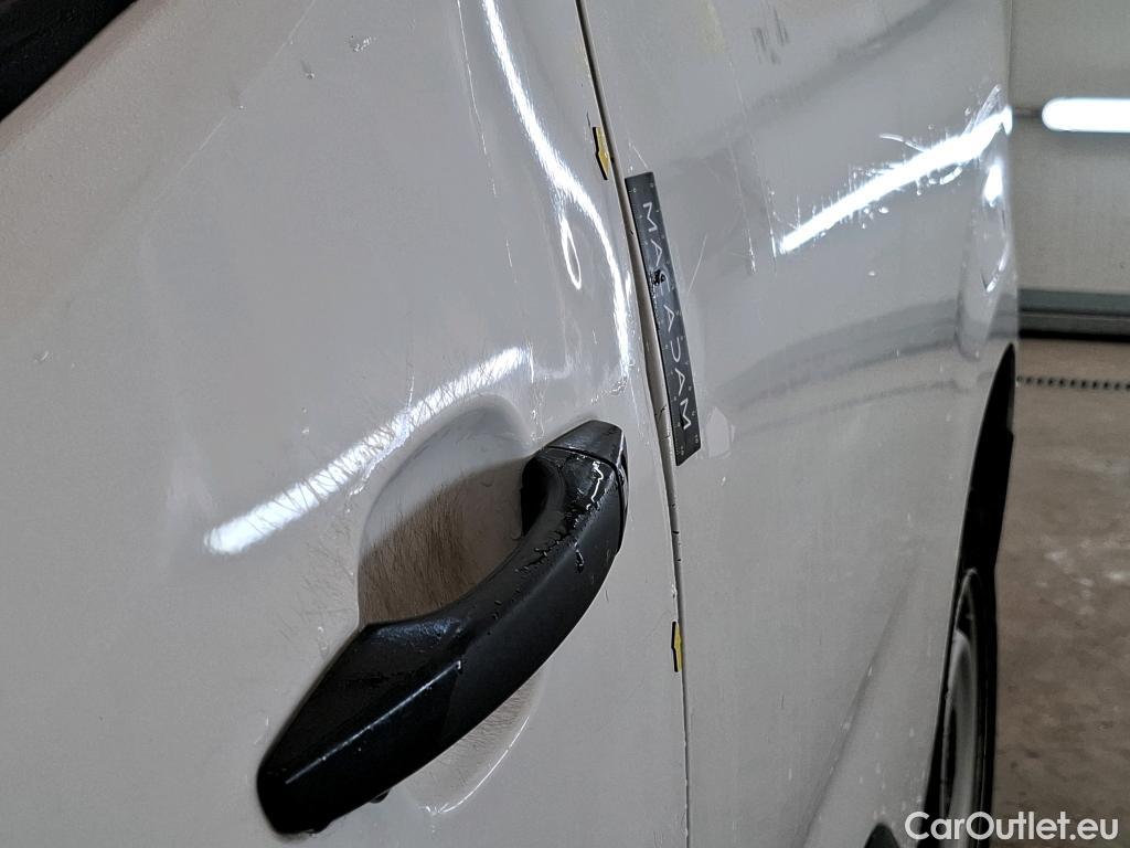  Citroen  Berlingo CITROEN  / 2018 / 4P / Fourgonnette Taille M 650kg BlueHDi 100 BVM Club (ex 410B) #50