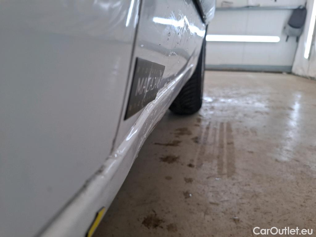  Citroen  Berlingo CITROEN  / 2018 / 4P / Fourgonnette Taille M 650kg BlueHDi 100 BVM Club (ex 410B) #27