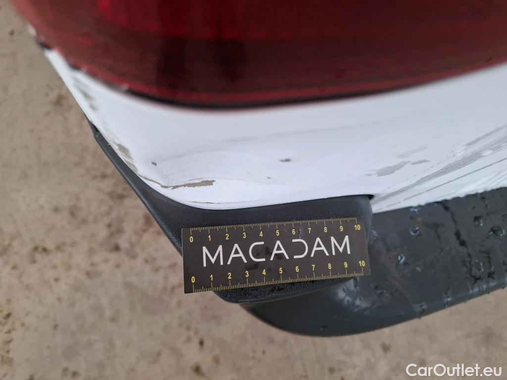  Citroen  Berlingo CITROEN  / 2018 / 4P / Fourgonnette Taille M 650kg BlueHDi 100 BVM Club (ex 410B) #36