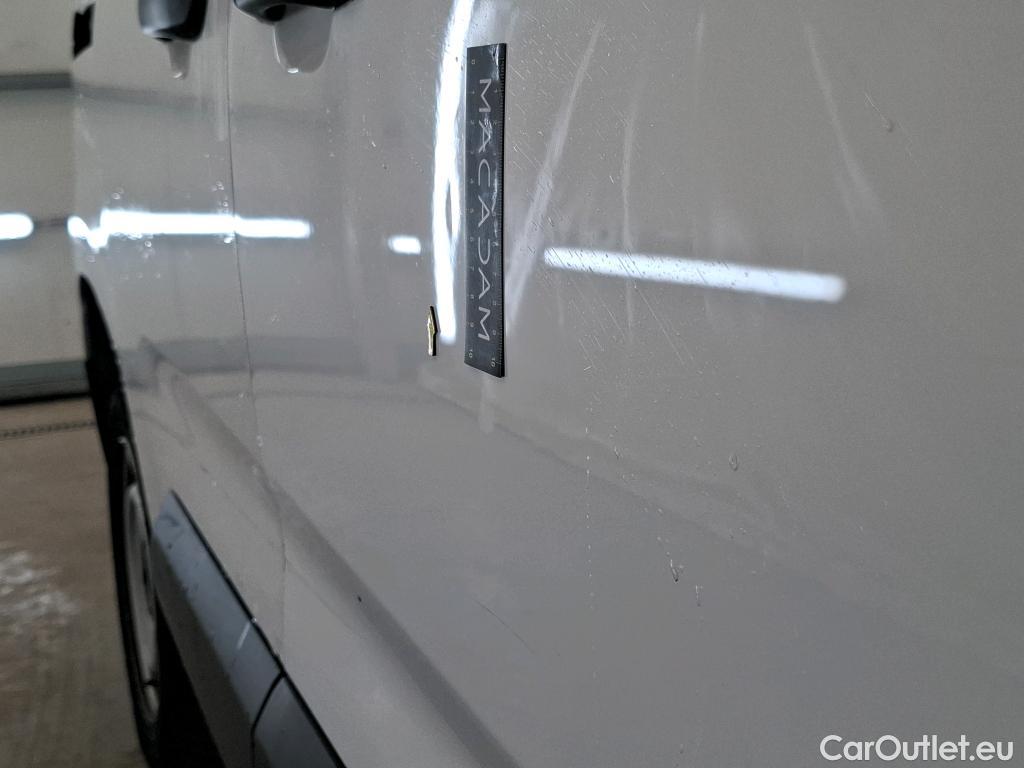  Citroen  Berlingo CITROEN  / 2018 / 4P / Fourgonnette Taille M 650kg BlueHDi 100 BVM Club (ex 410B) #45