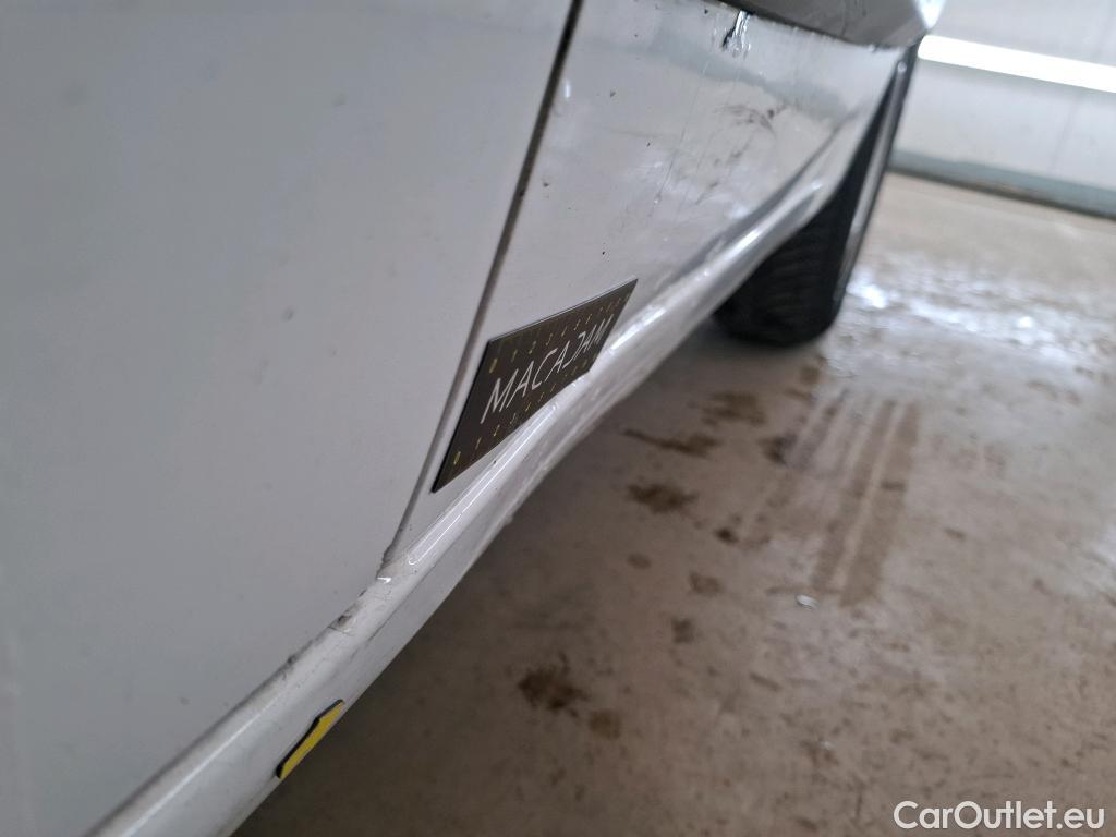  Citroen  Berlingo CITROEN  / 2018 / 4P / Fourgonnette Taille M 650kg BlueHDi 100 BVM Club (ex 410B) #25