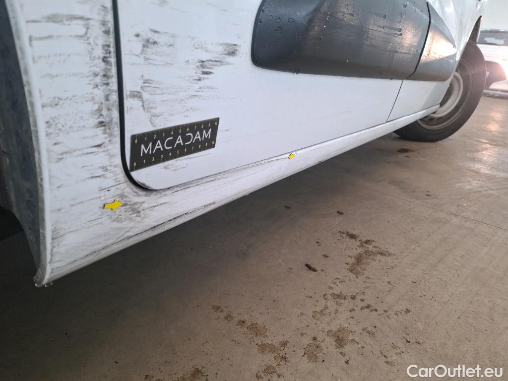  Citroen  Berlingo CITROEN  / 2018 / 4P / Fourgonnette Taille M 650kg BlueHDi 100 BVM Club (ex 410B) #52